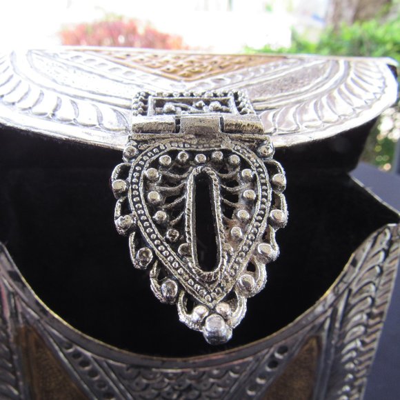 St. Xavier Monro Geometric Gold & Silver Metal Bag - Picture 7 of 8